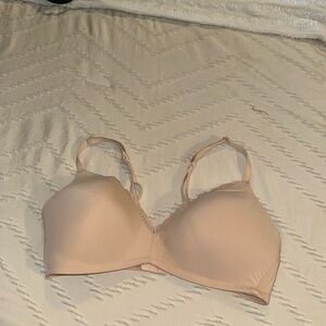 Aerie butter soft seamless bra - lace detail above cups- worn once- 36C